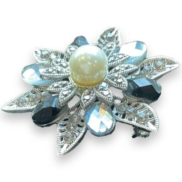 Vintage Crystal Flower Brooch Faux Pearl Center Rhinestones - Picture 5 of 8